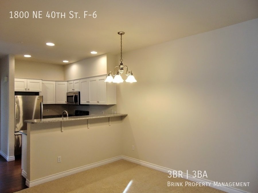 Nicely Updated 3BR RentonTownhome, Great Location! property image