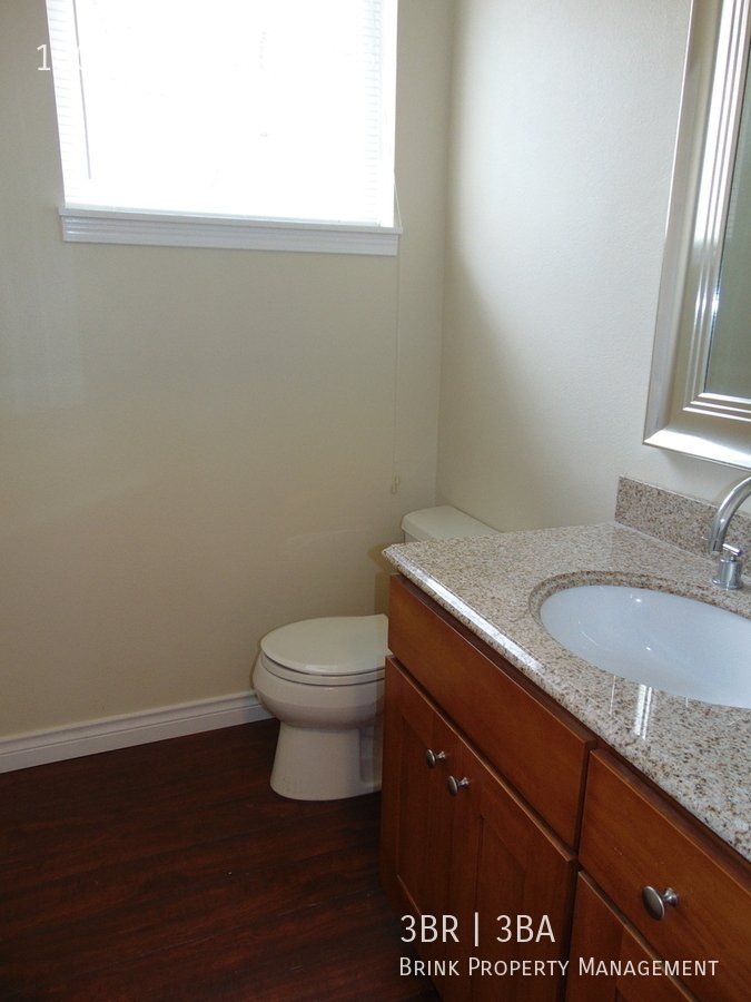 Nicely Updated 3BR RentonTownhome, Great Location! property image
