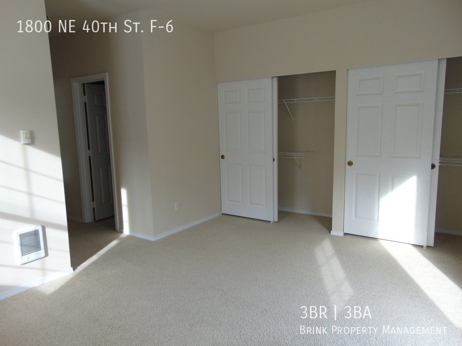 Nicely Updated 3BR RentonTownhome, Great Location! property image