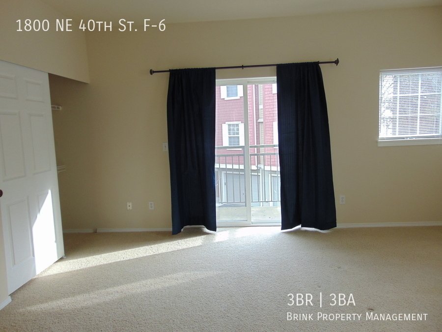 Nicely Updated 3BR RentonTownhome, Great Location! property image