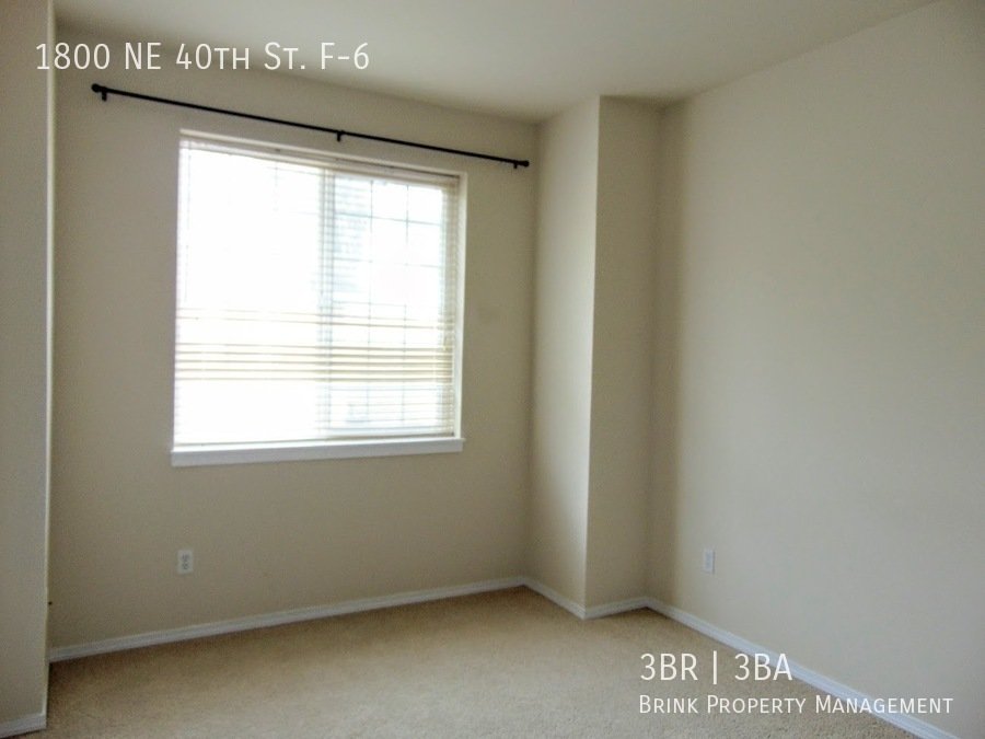 Nicely Updated 3BR RentonTownhome, Great Location! property image