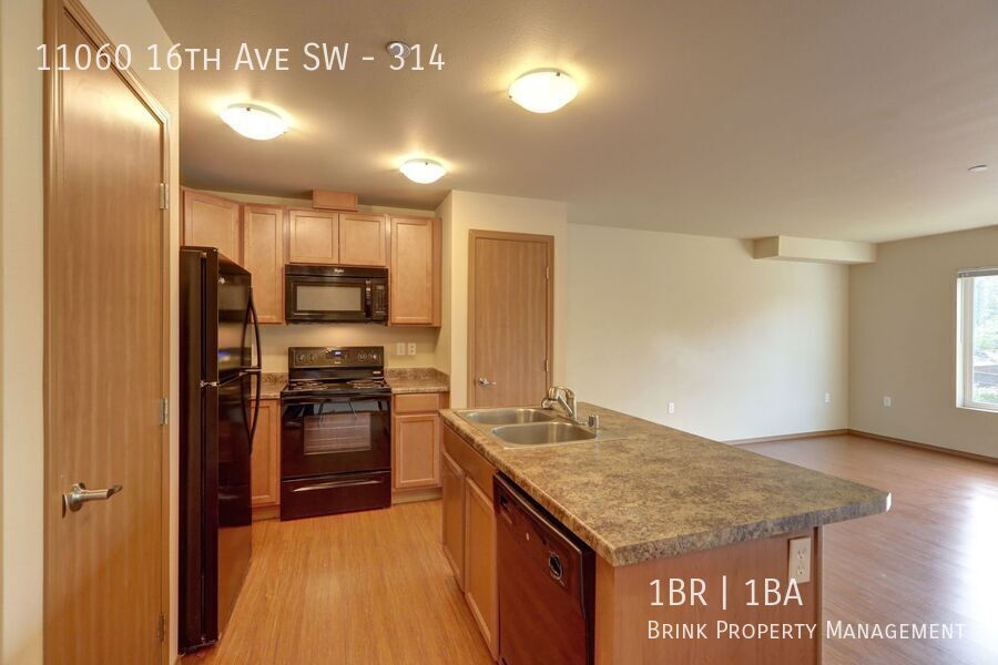 DubSea Apartments | Top Floor Apartment Home w/ In-Unit Laundry Available Now! property image
