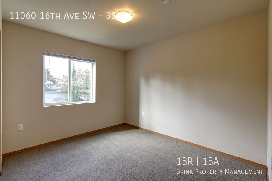 DubSea Apartments | Top Floor Apartment Home w/ In-Unit Laundry Available Now! property image