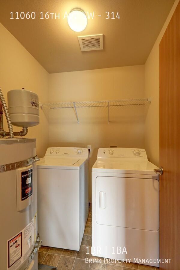 DubSea Apartments | Top Floor Apartment Home w/ In-Unit Laundry Available Now! property image