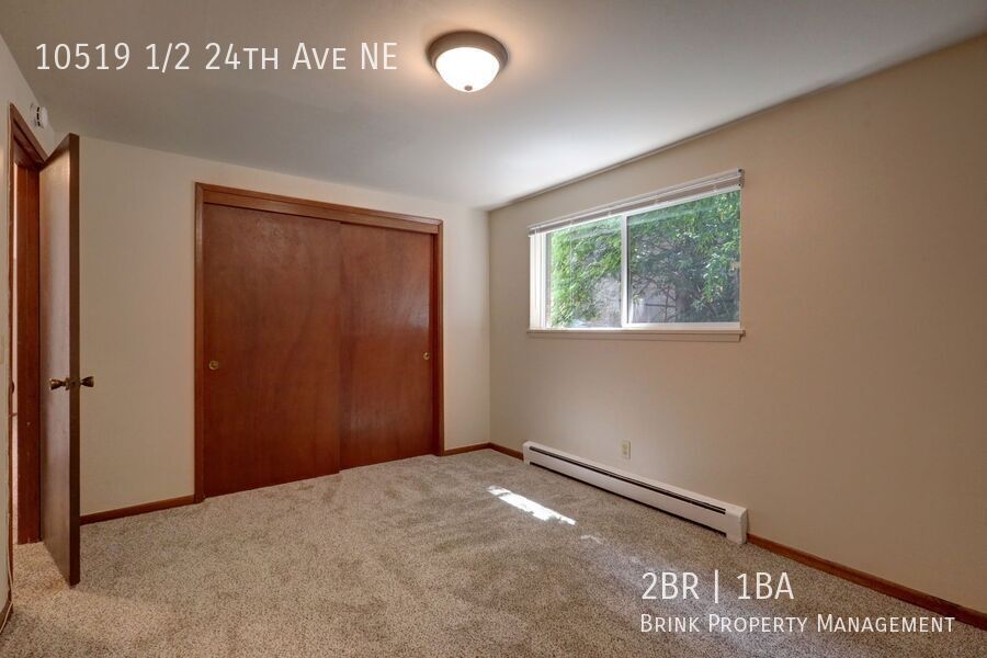 1 Month Free!! Great Location! 2 Bedroom, 1 Bath Apartment, Nicely Maintained building property image