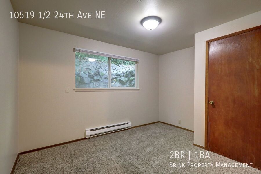 1 Month Free!! Great Location! 2 Bedroom, 1 Bath Apartment, Nicely Maintained building property image