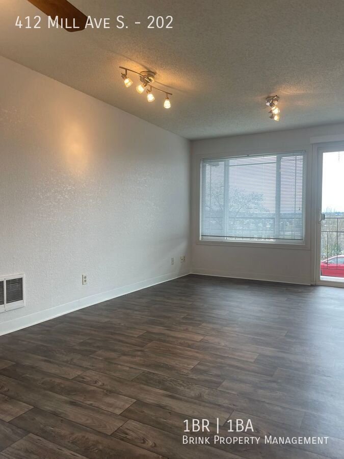 3 Months Free!! Great 1 BD/1BR Apartment, Conveniently Located! property image
