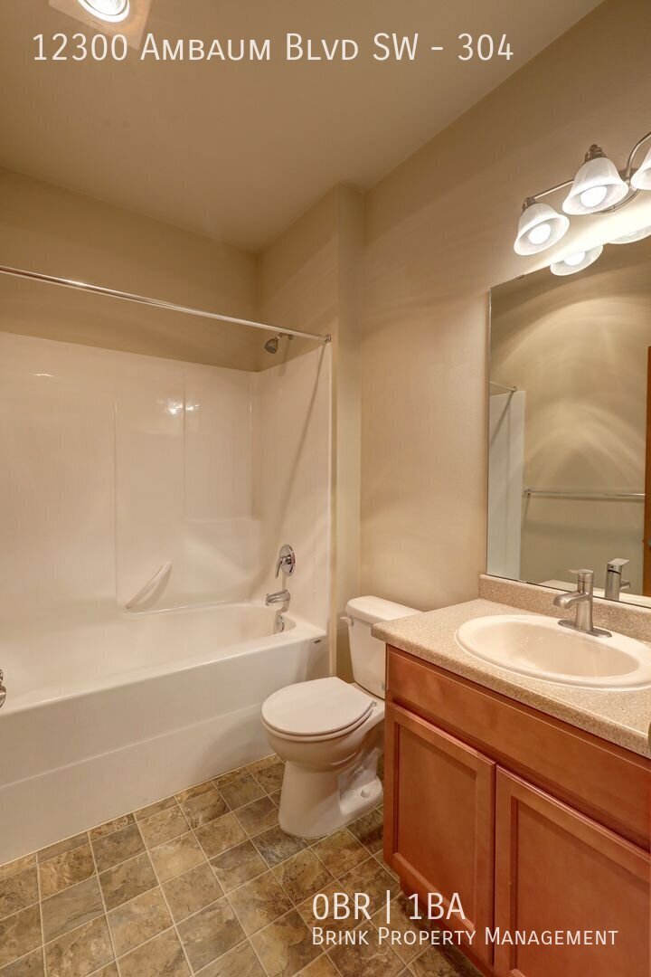 Ambaum Place | Top Floor Studio w/ In-Unit Laundry Available Now! property image