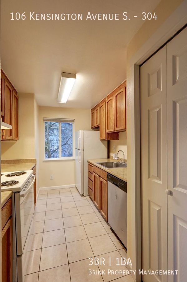 One Month Free Rent! Great 3 Bedroom Apartment Home in Convenient Location property image