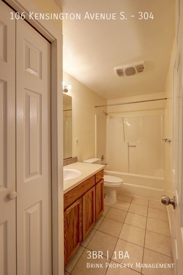 One Month Free Rent! Great 3 Bedroom Apartment Home in Convenient Location property image
