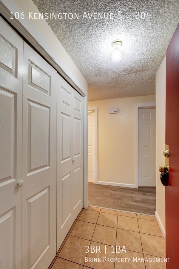 One Month Free Rent! Great 3 Bedroom Apartment Home in Convenient Location property image