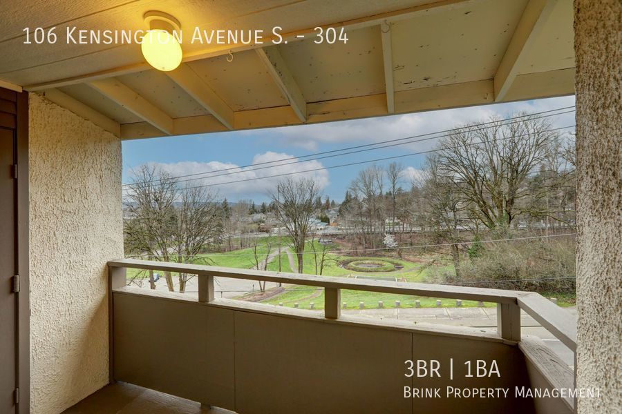 One Month Free Rent! Great 3 Bedroom Apartment Home in Convenient Location property image