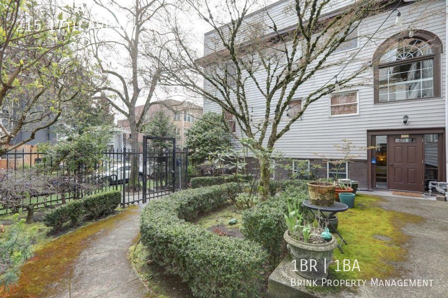 Gorgeous Urban Condo, Historic Features, Fantastic Location!!! property image