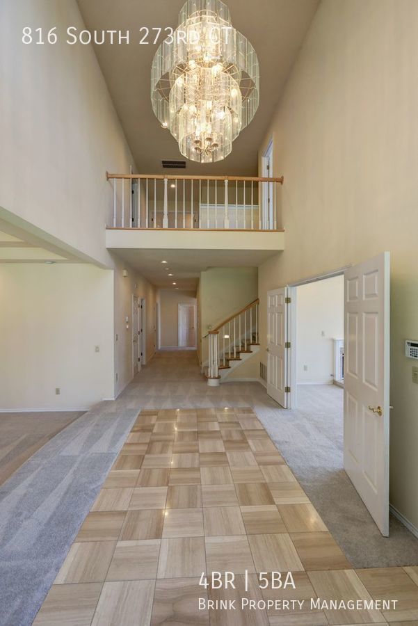 4+ Bedroom with Great Entertaining Wrap Around Decks with VIEW of PUGET SOUND!! property image