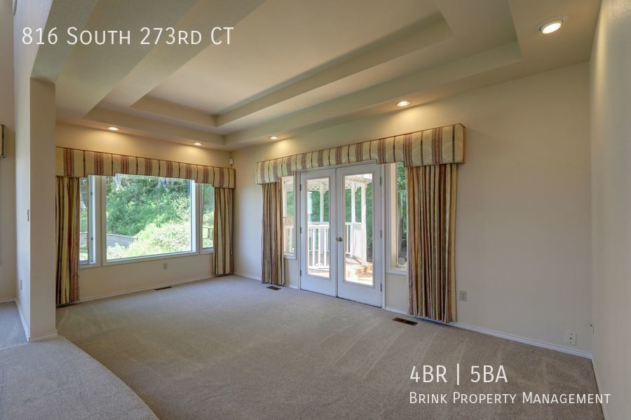 4+ Bedroom with Great Entertaining Wrap Around Decks with VIEW of PUGET SOUND!! property image