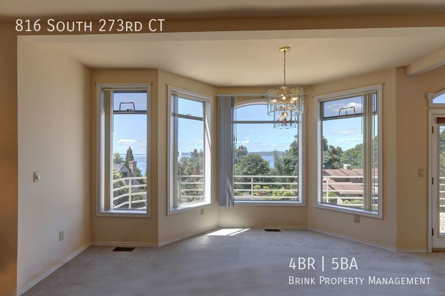 4+ Bedroom with Great Entertaining Wrap Around Decks with VIEW of PUGET SOUND!! property image