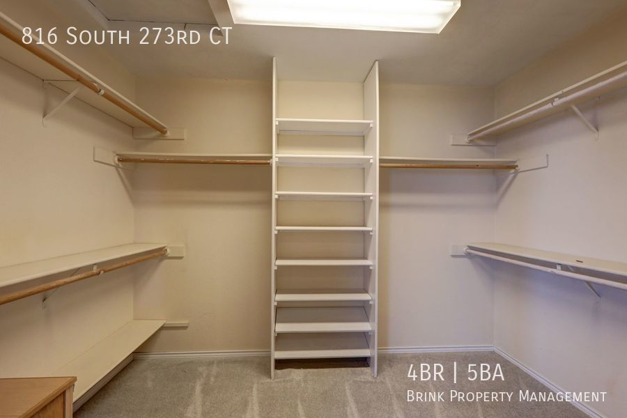 4+ Bedroom with Great Entertaining Wrap Around Decks with VIEW of PUGET SOUND!! property image