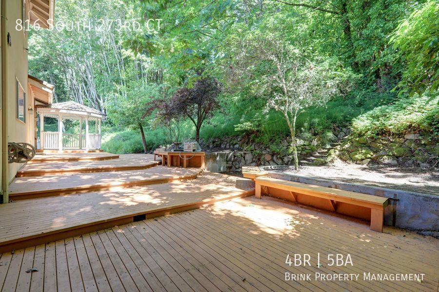 4+ Bedroom with Great Entertaining Wrap Around Decks with VIEW of PUGET SOUND!! property image