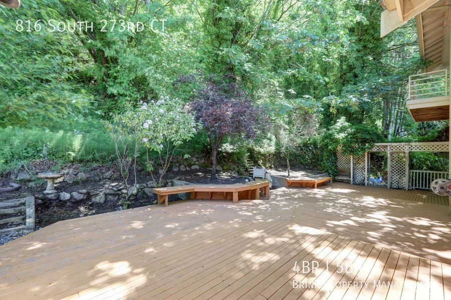 4+ Bedroom with Great Entertaining Wrap Around Decks with VIEW of PUGET SOUND!! property image