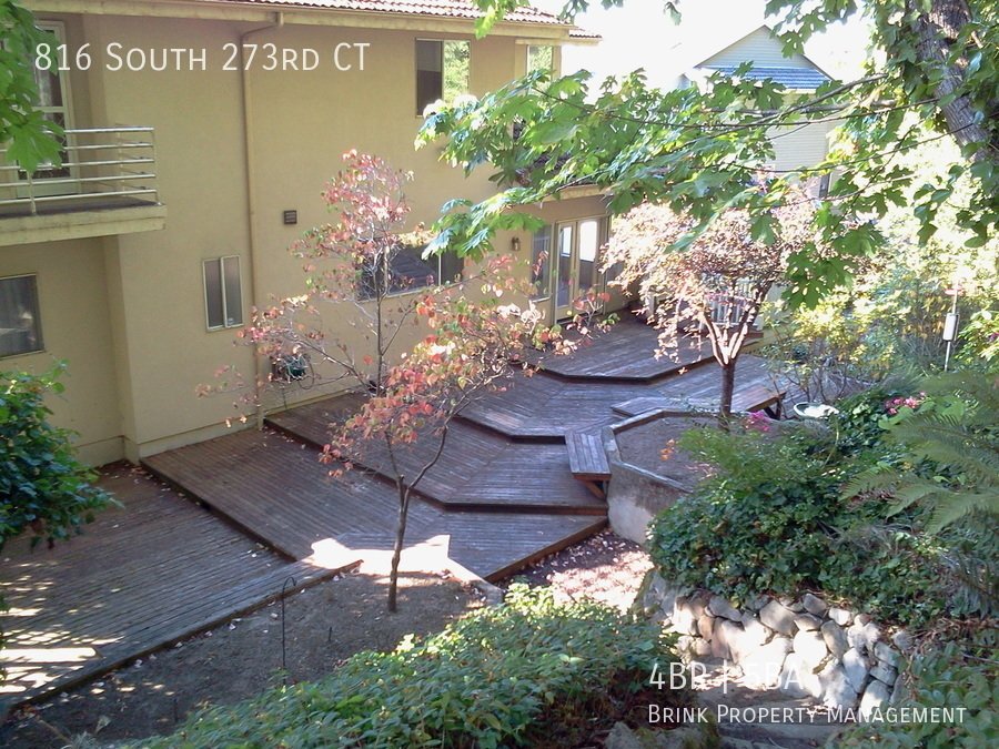 4+ Bedroom with Great Entertaining Wrap Around Decks with VIEW of PUGET SOUND!! property image