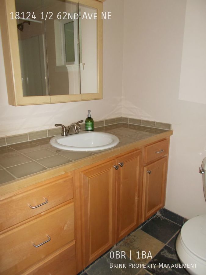 Charming Kenmore Cottage Three Blocks from Lake Washington property image