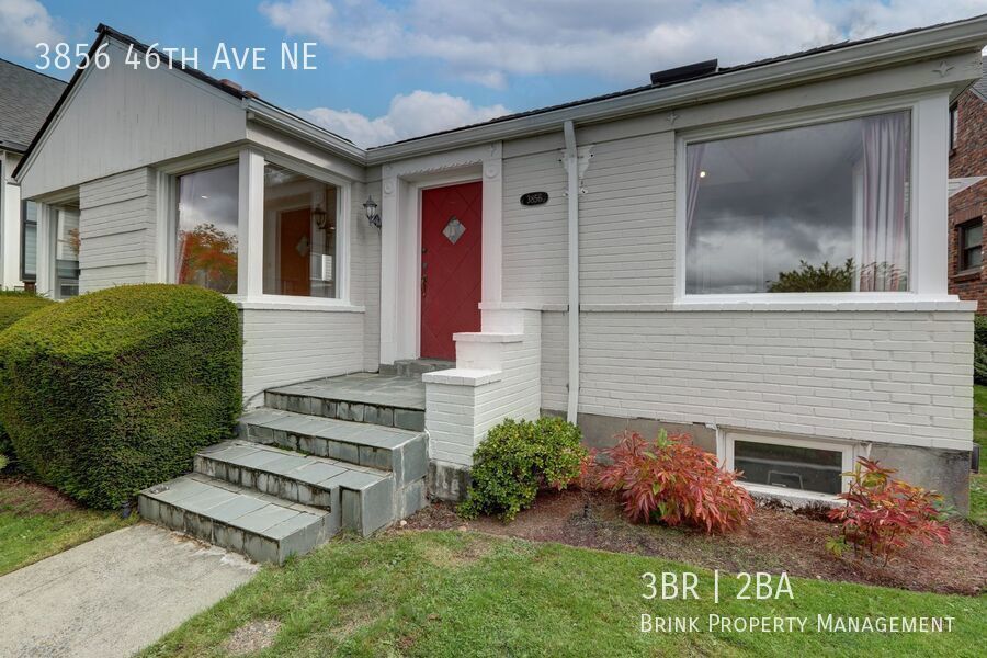 Unique Laurelhurst 3 Bedrooms with 2 Bathrooms Home Close to UW! property image