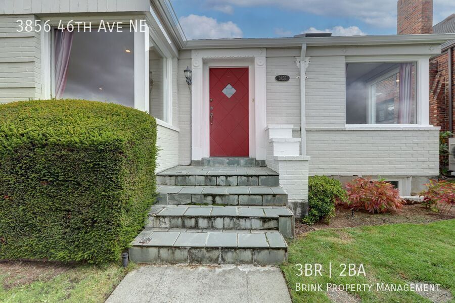 Unique Laurelhurst 3 Bedrooms with 2 Bathrooms Home Close to UW! property image