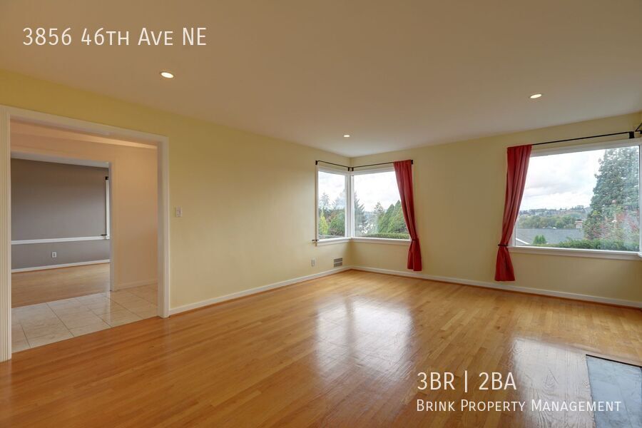 Unique Laurelhurst 3 Bedrooms with 2 Bathrooms Home Close to UW! property image
