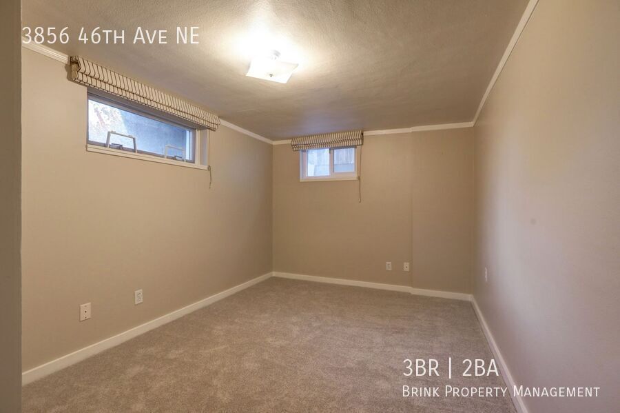 Unique Laurelhurst 3 Bedrooms with 2 Bathrooms Home Close to UW! property image