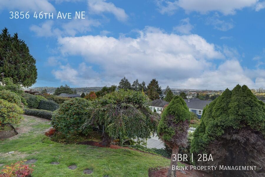 Unique Laurelhurst 3 Bedrooms with 2 Bathrooms Home Close to UW! property image