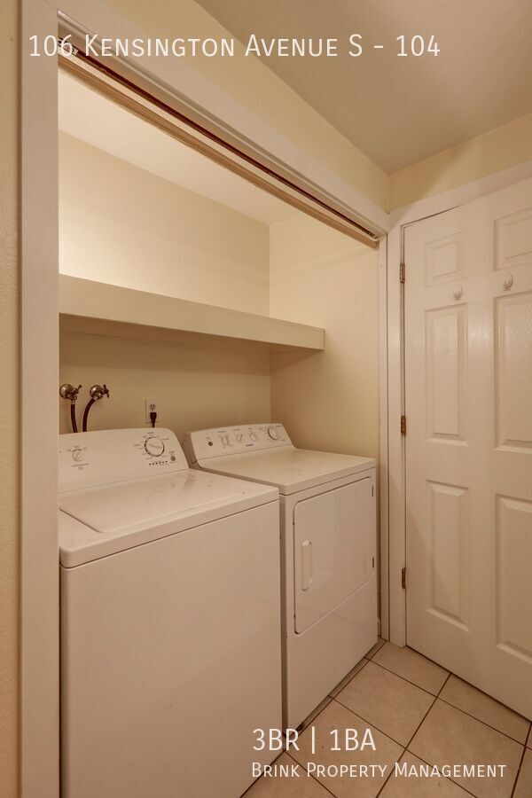 Fantastic Updated 3 Bedroom Apartment Home in Convenient Location property image