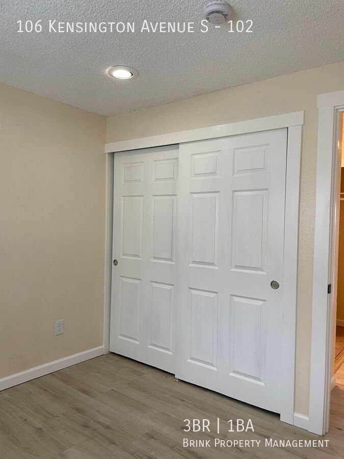 Great Remodeled 3 Bedroom Apartment Home - Convenient Location property image