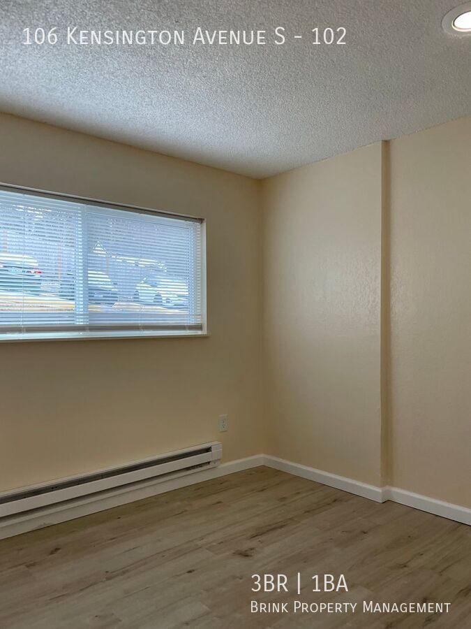 Great Remodeled 3 Bedroom Apartment Home - Convenient Location property image