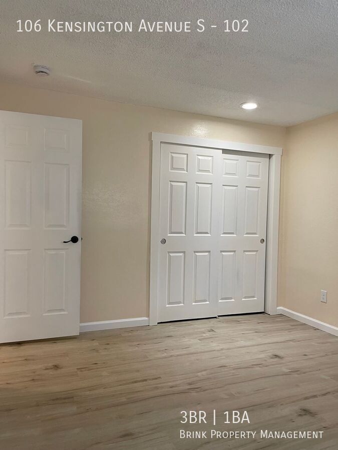 Great Remodeled 3 Bedroom Apartment Home - Convenient Location property image