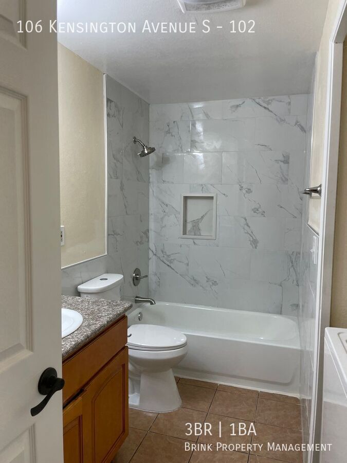 Great Remodeled 3 Bedroom Apartment Home - Convenient Location property image