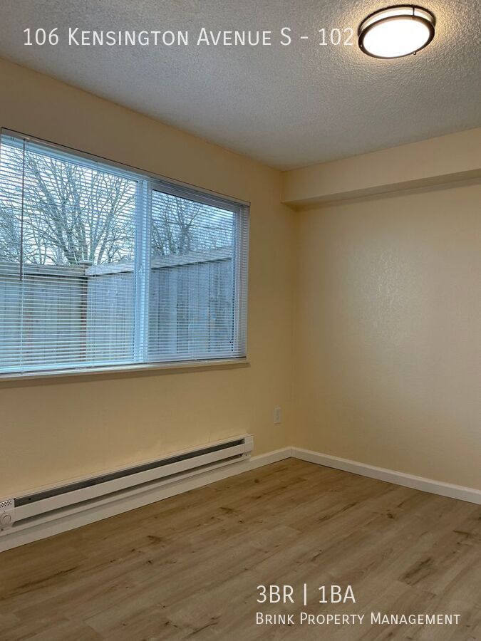 Great Remodeled 3 Bedroom Apartment Home - Convenient Location property image