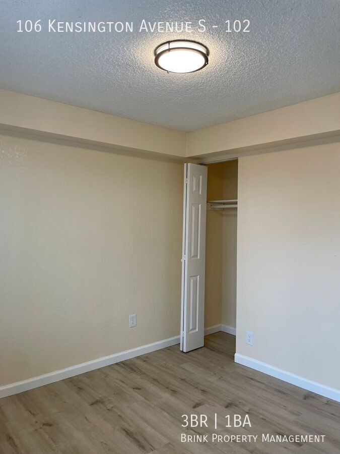 Great Remodeled 3 Bedroom Apartment Home - Convenient Location property image