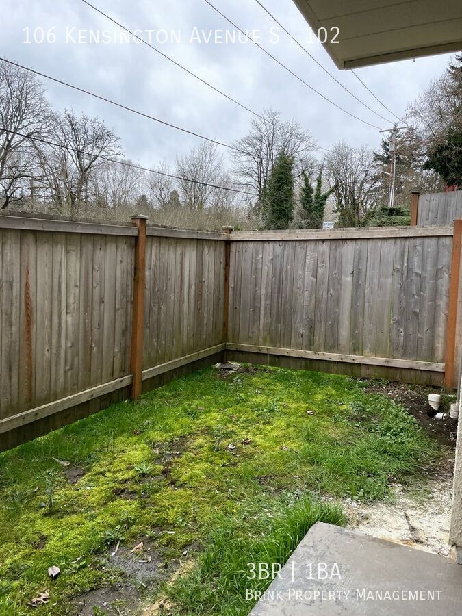 Great Remodeled 3 Bedroom Apartment Home - Convenient Location property image