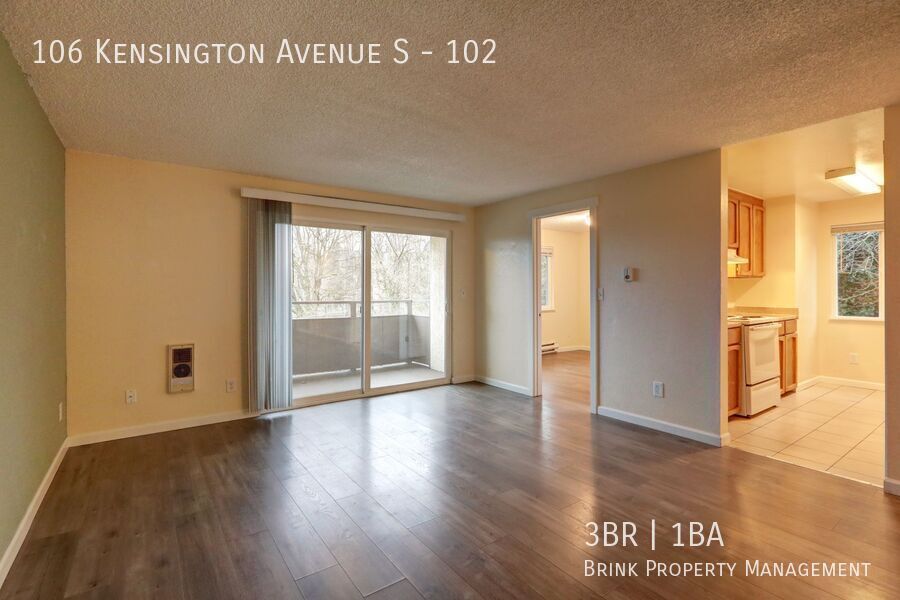 Great Remodeled 3 Bedroom Apartment Home - Convenient Location property image