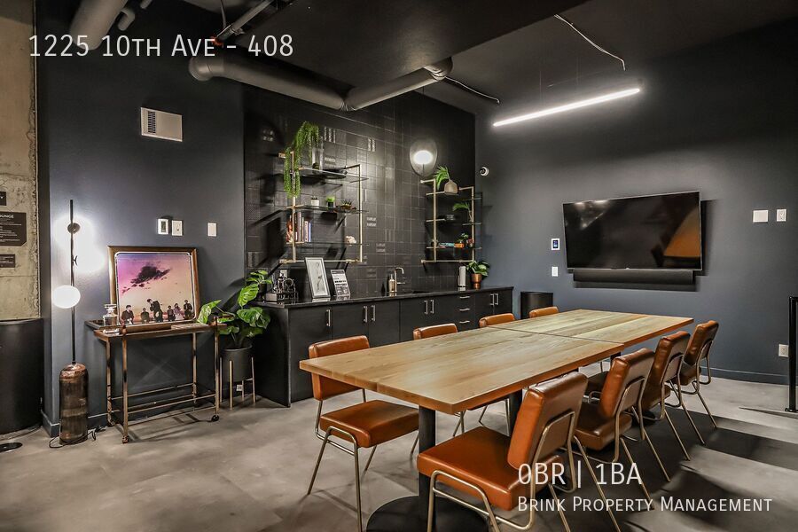 Live at The Woodworth - Classic & Cool Living in Capitol Hill property image