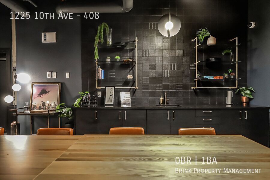 Live at The Woodworth - Classic & Cool Living in Capitol Hill property image