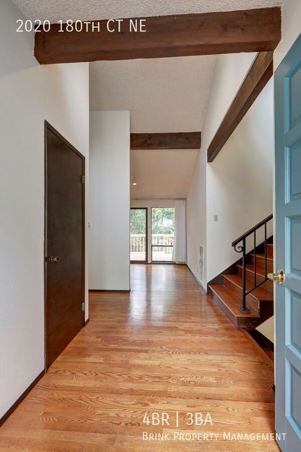 Spacious 4BR 2.75BA Tri-level home in quiet Cedar Lane Estates property image