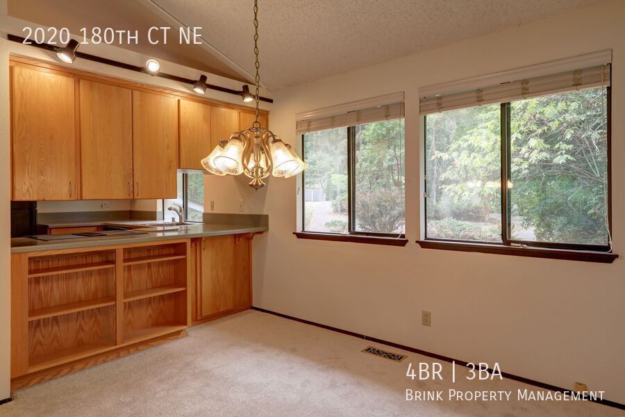 Spacious 4BR 2.75BA Tri-level home in quiet Cedar Lane Estates property image