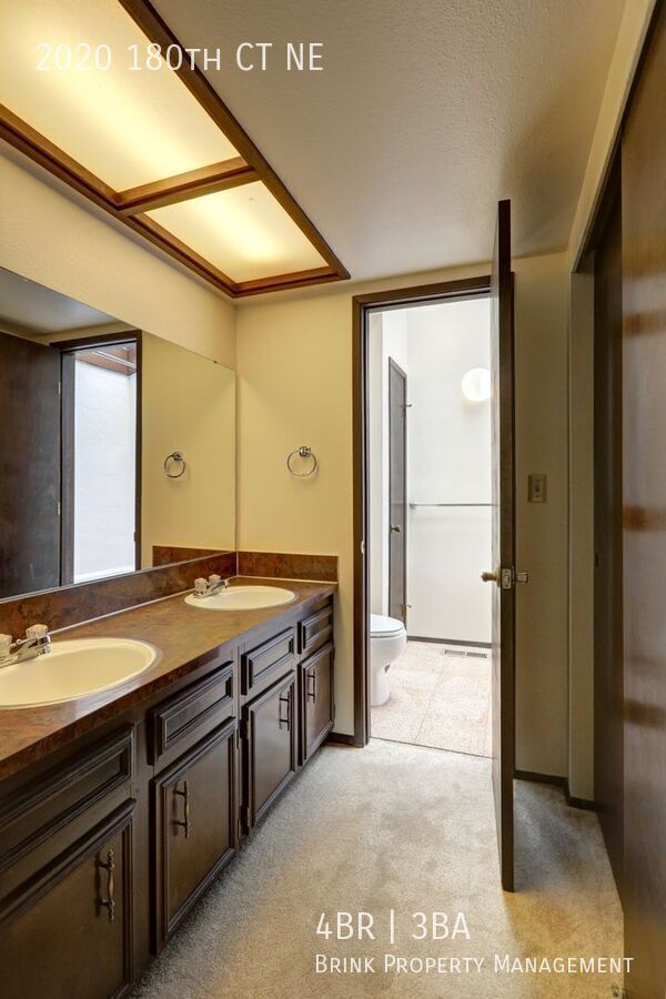 Spacious 4BR 2.75BA Tri-level home in quiet Cedar Lane Estates property image