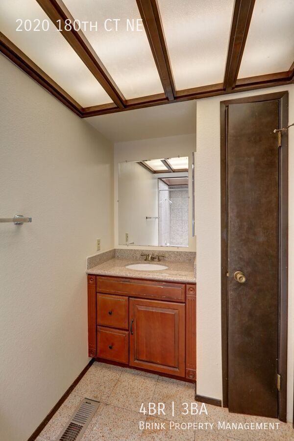 Spacious 4BR 2.75BA Tri-level home in quiet Cedar Lane Estates property image