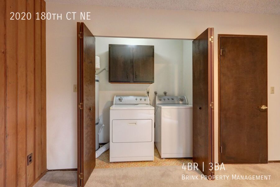 Spacious 4BR 2.75BA Tri-level home in quiet Cedar Lane Estates property image