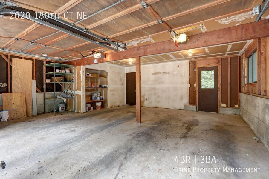 Spacious 4BR 2.75BA Tri-level home in quiet Cedar Lane Estates property image