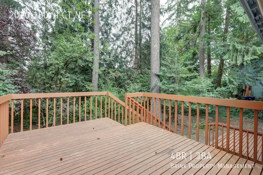 Spacious 4BR 2.75BA Tri-level home in quiet Cedar Lane Estates property image
