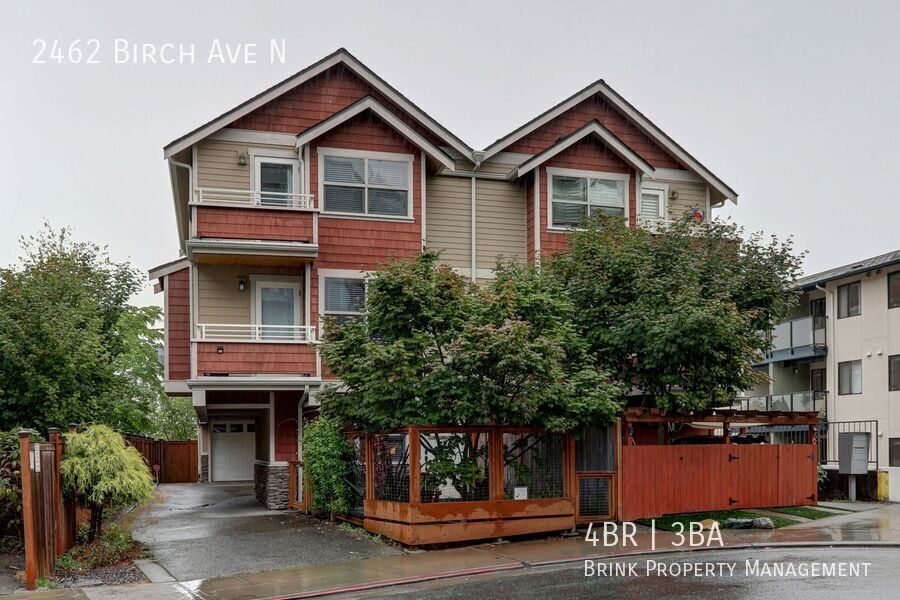 Grand 4 bedroom /2.5-bathroom Townhome w/ Sweeping Views of Lake Union & Cascades! property image