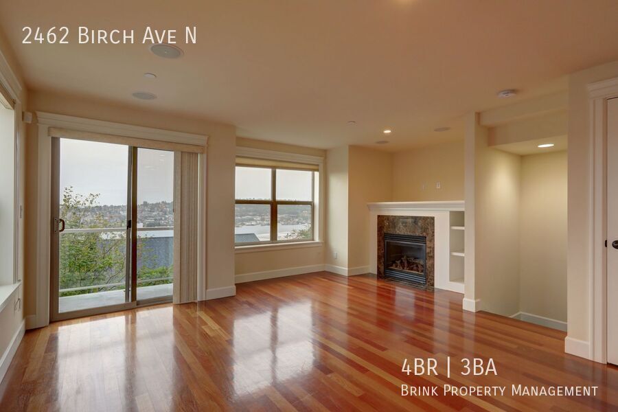 Grand 4 bedroom /2.5-bathroom Townhome w/ Sweeping Views of Lake Union & Cascades! property image